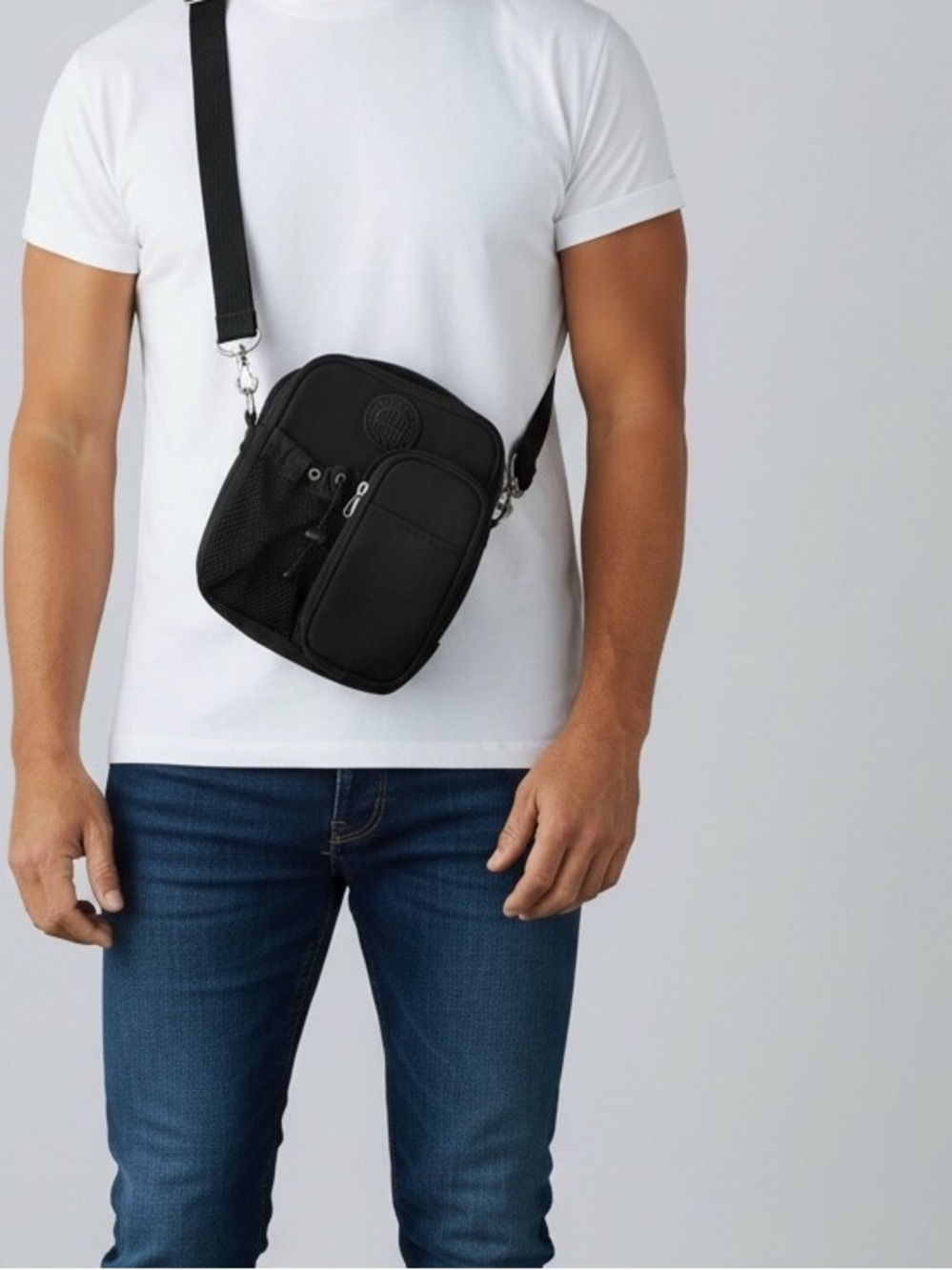 Ricardo Beverly Hills Men's Compact Crossbody Bag - Black